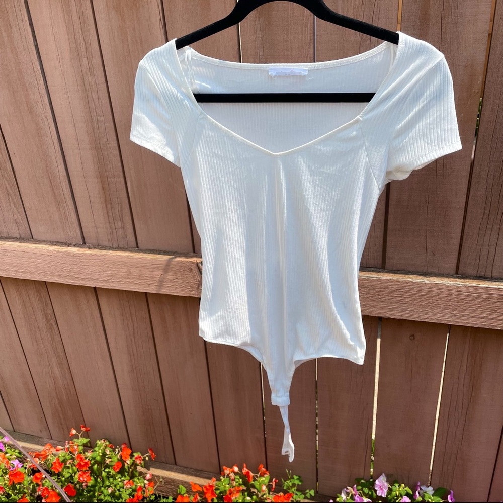 **5/$30 SALE** Elodie White Bodysuit, size medium